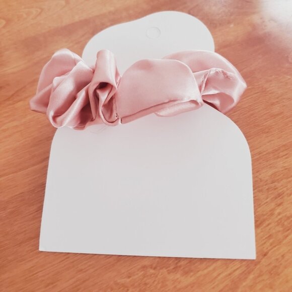 New Satin Blush Pink Scrunchie Regular Size - Picture 2 of 3